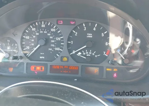 2004 BMW 325Xi из США, поврежденный, VIN WBAEU33434PR07538